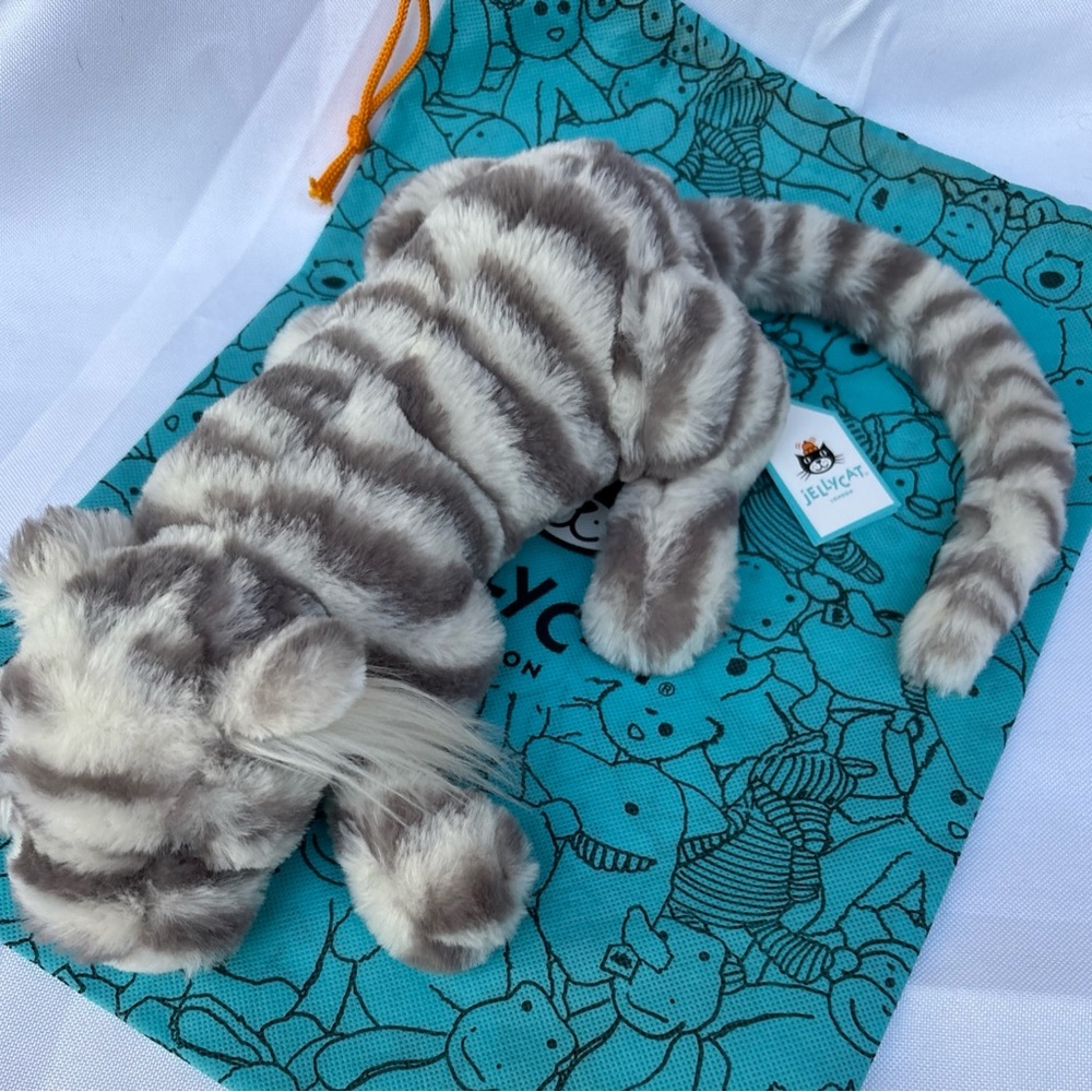 Jellycat Little SACHA SNOW TIGER Authentic US seller NWT out of stock - Picture 4 of 10